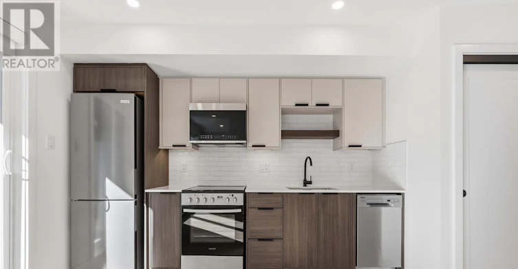 8-100 Hamilton Avenue N, Ottawa, ON, K1Y 1B9 - 10