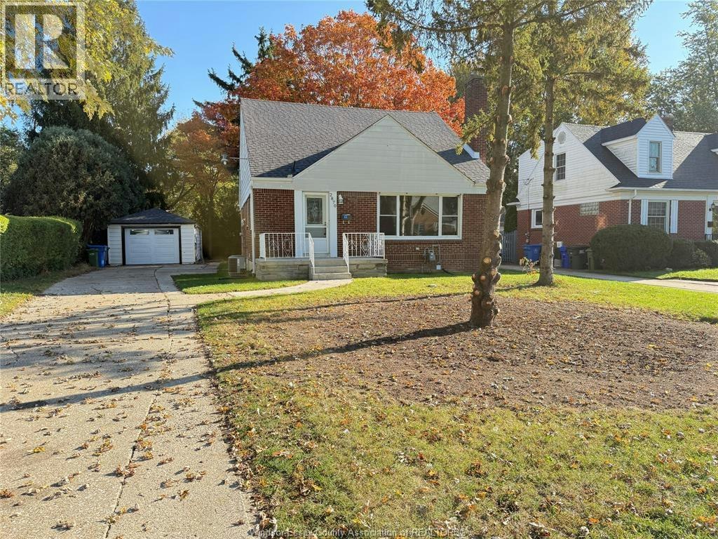 2870 Alexandra Avenue, Windsor, ON, N9E 2J7