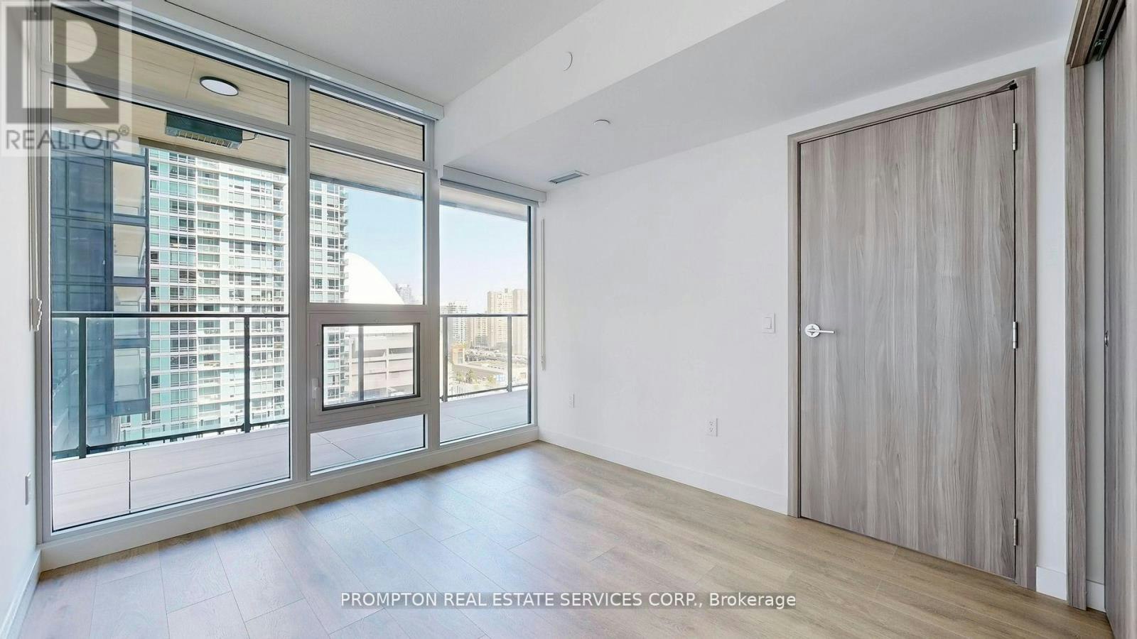 2906-3 Concord Cityplace Way, Toronto, ON, M5V 0X3 - 10