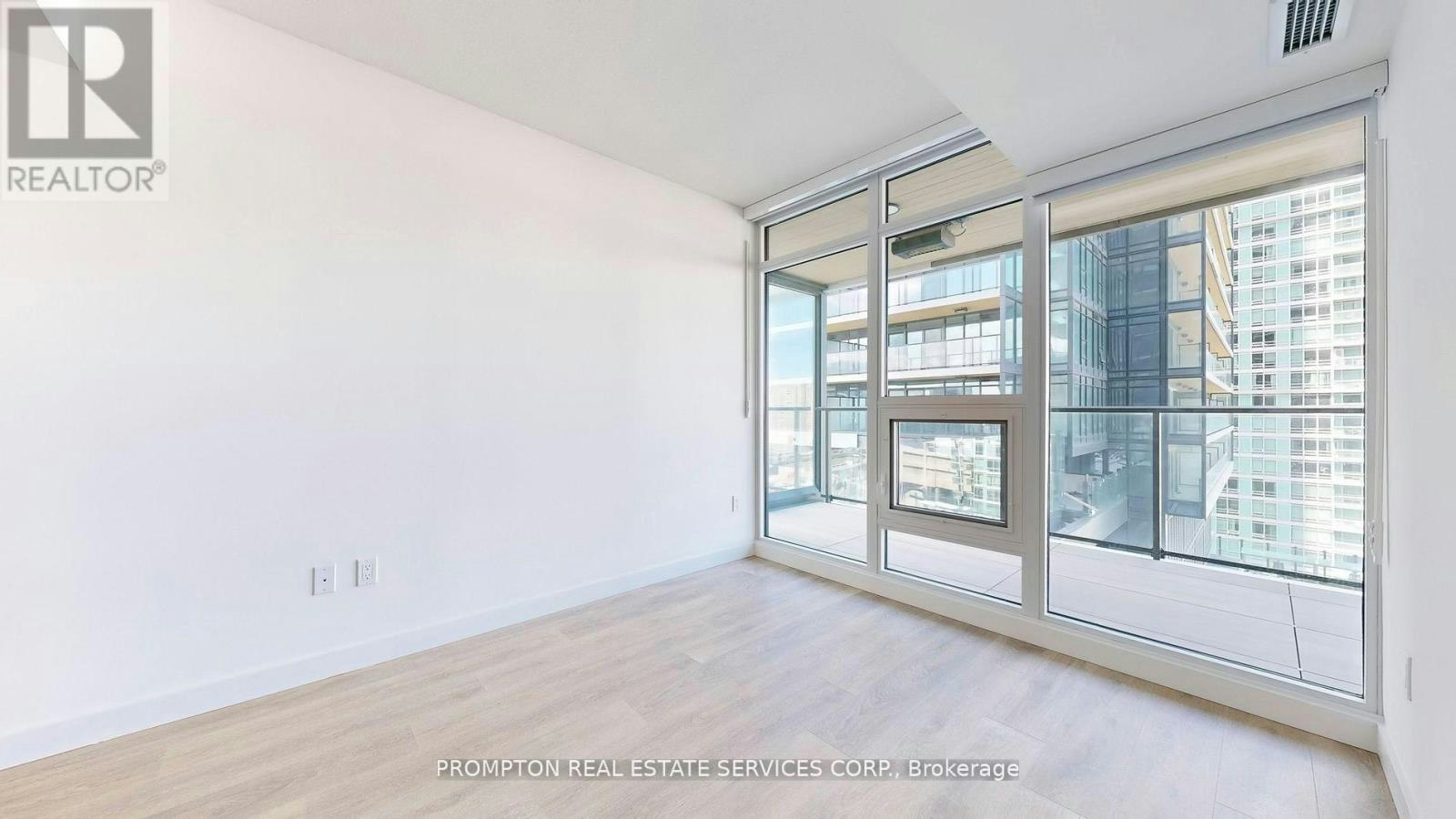 2906-3 Concord Cityplace Way, Toronto, ON, M5V 0X3 - 9
