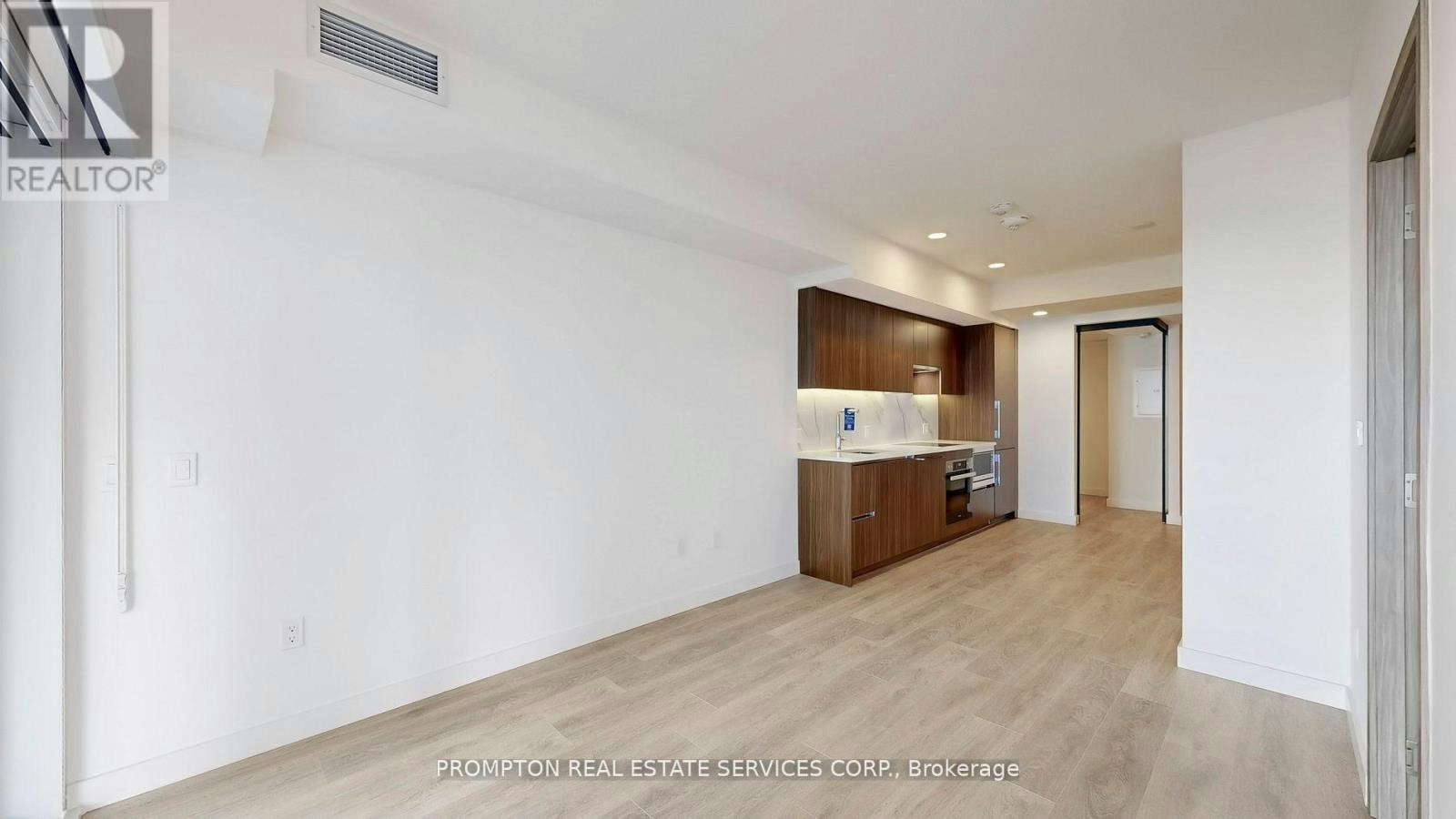 2906-3 Concord Cityplace Way, Toronto, ON, M5V 0X3 - 4
