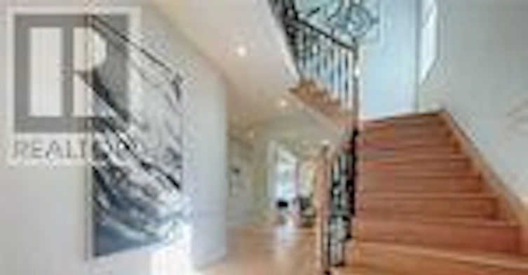 17 Foxberry Road, East Gwillimbury, ON, L9N 0P6 - 3