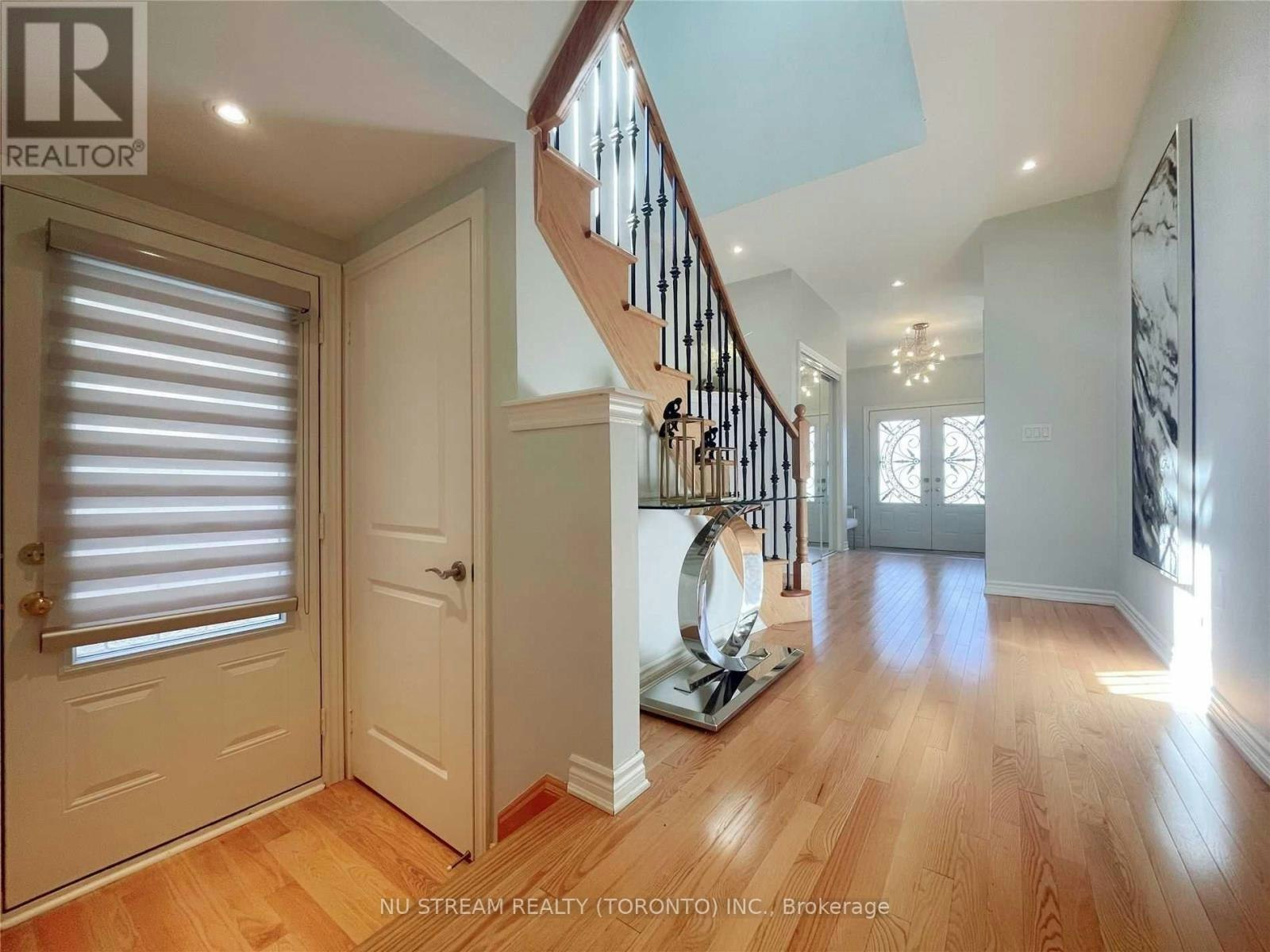 17 Foxberry Road, East Gwillimbury, ON, L9N 0P6 - 4