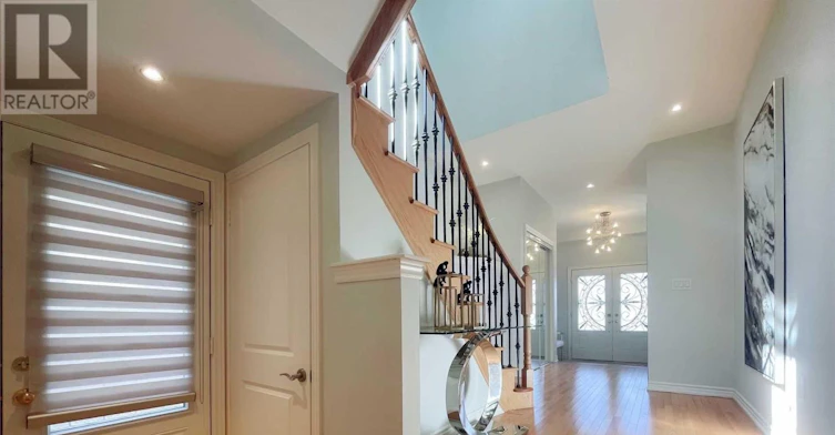 17 Foxberry Road, East Gwillimbury, ON, L9N 0P6 - 4