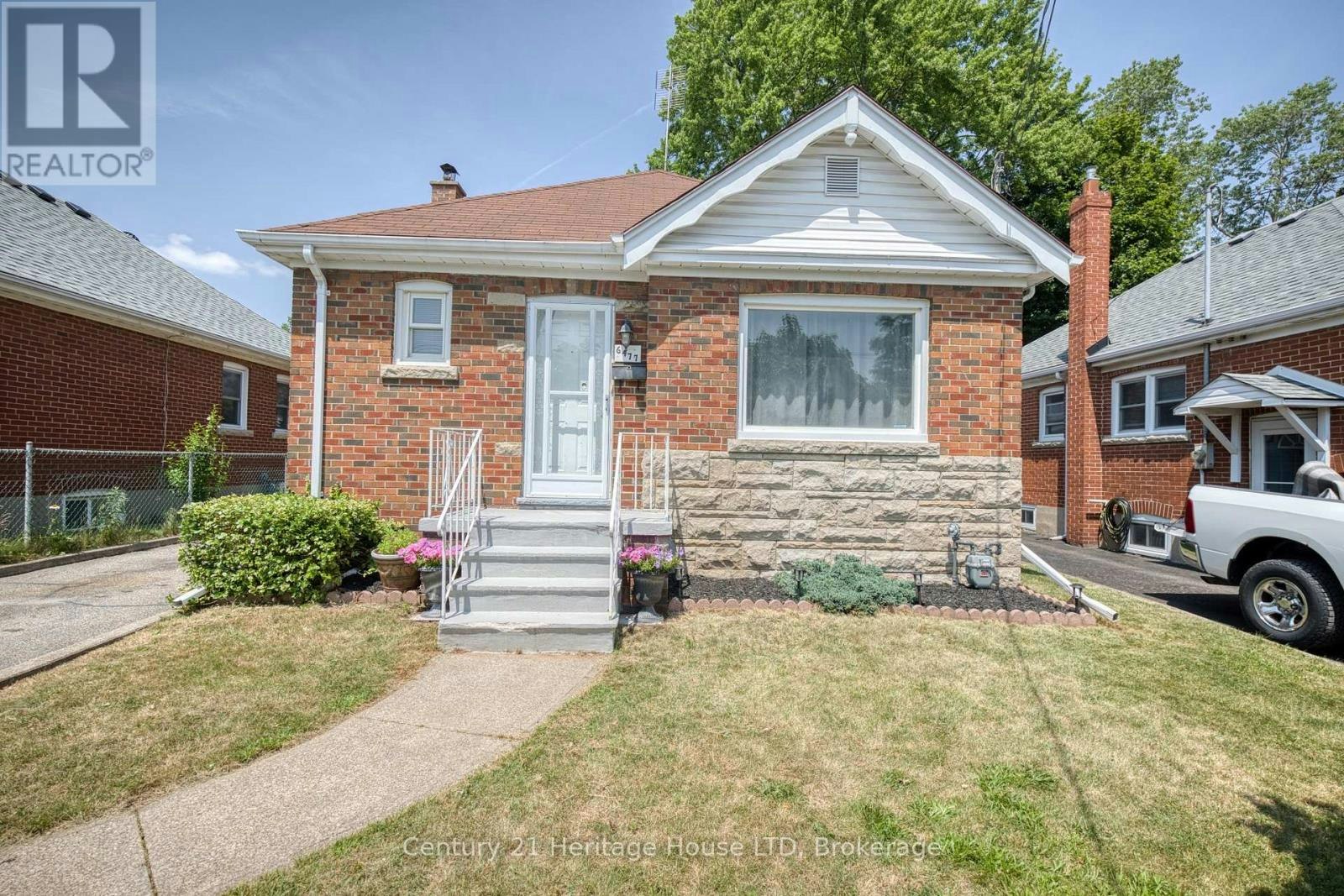 6477 Barker Street, Niagara Falls, ON, L2G 1Y6
