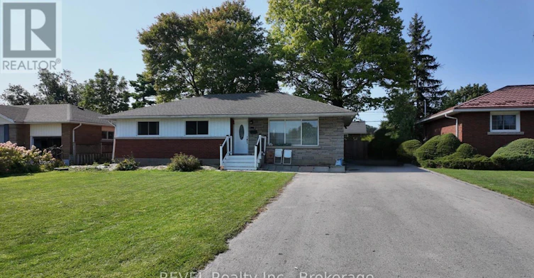 12 Glendale Drive, Welland, ON, L3C 4Y6