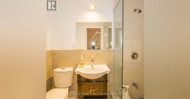 MAIN-BIG 118 Master Bedroom Shuter St Street, Toronto, ON, M5A 1V8 - 5
