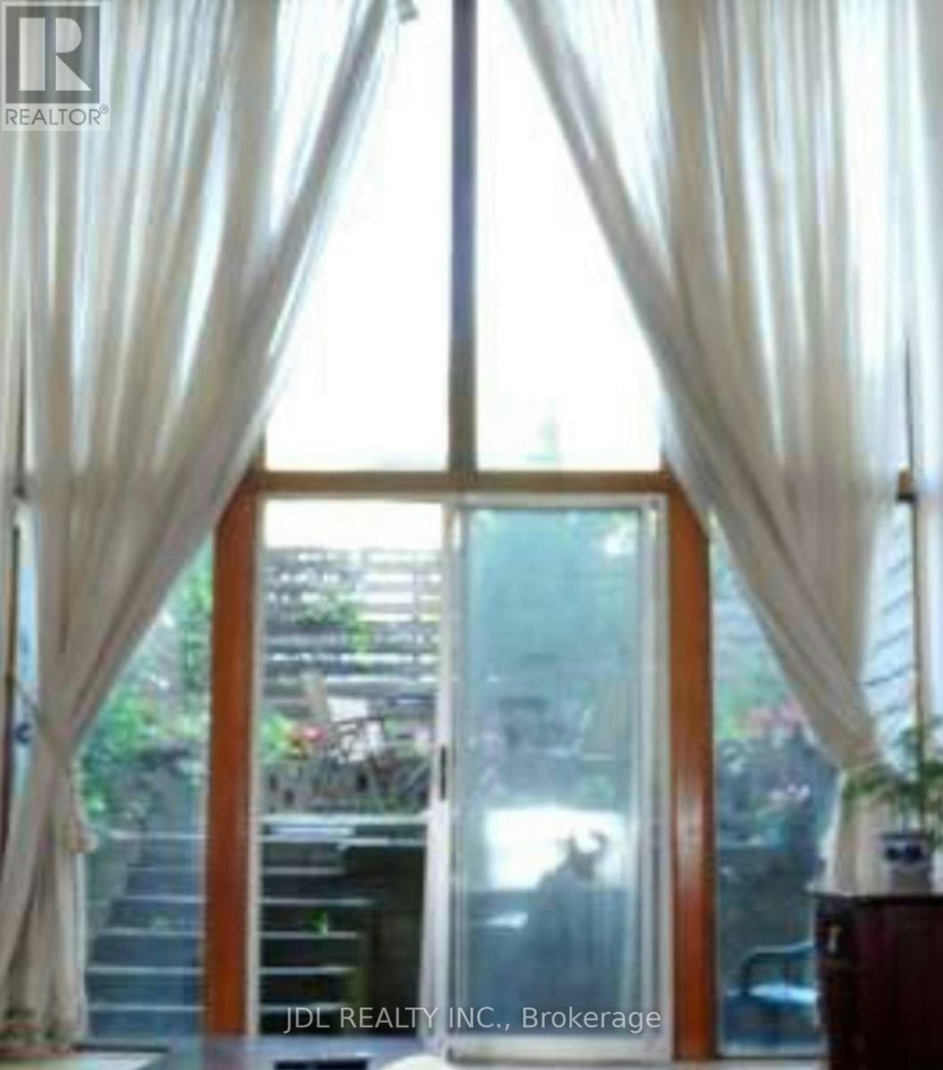 MAIN-BIG 118 Master Bedroom Shuter St Street, Toronto, ON, M5A 1V8 - 4