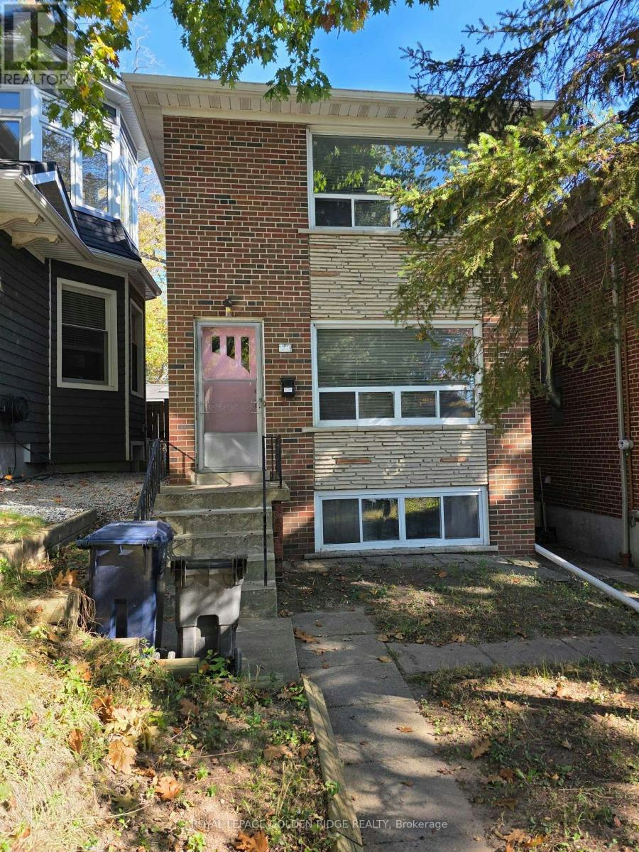 89 Spruce Hill Road, Toronto, ON, M4E 3G5