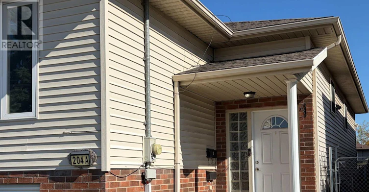 A-204 Oakdale Avenue, St. Catharines, ON, L2P 2K7 - 2