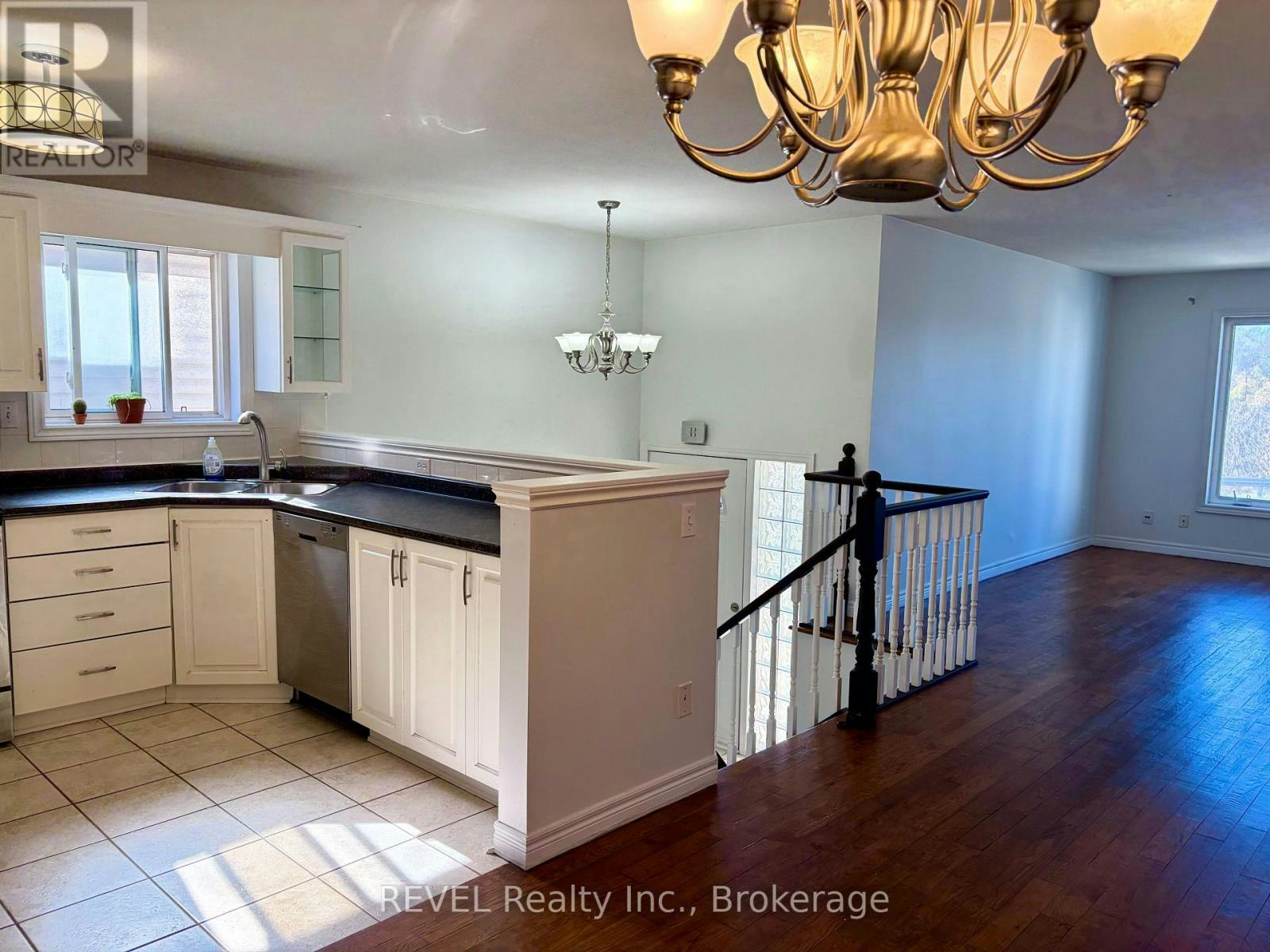 A-204 Oakdale Avenue, St. Catharines, ON, L2P 2K7 - 3