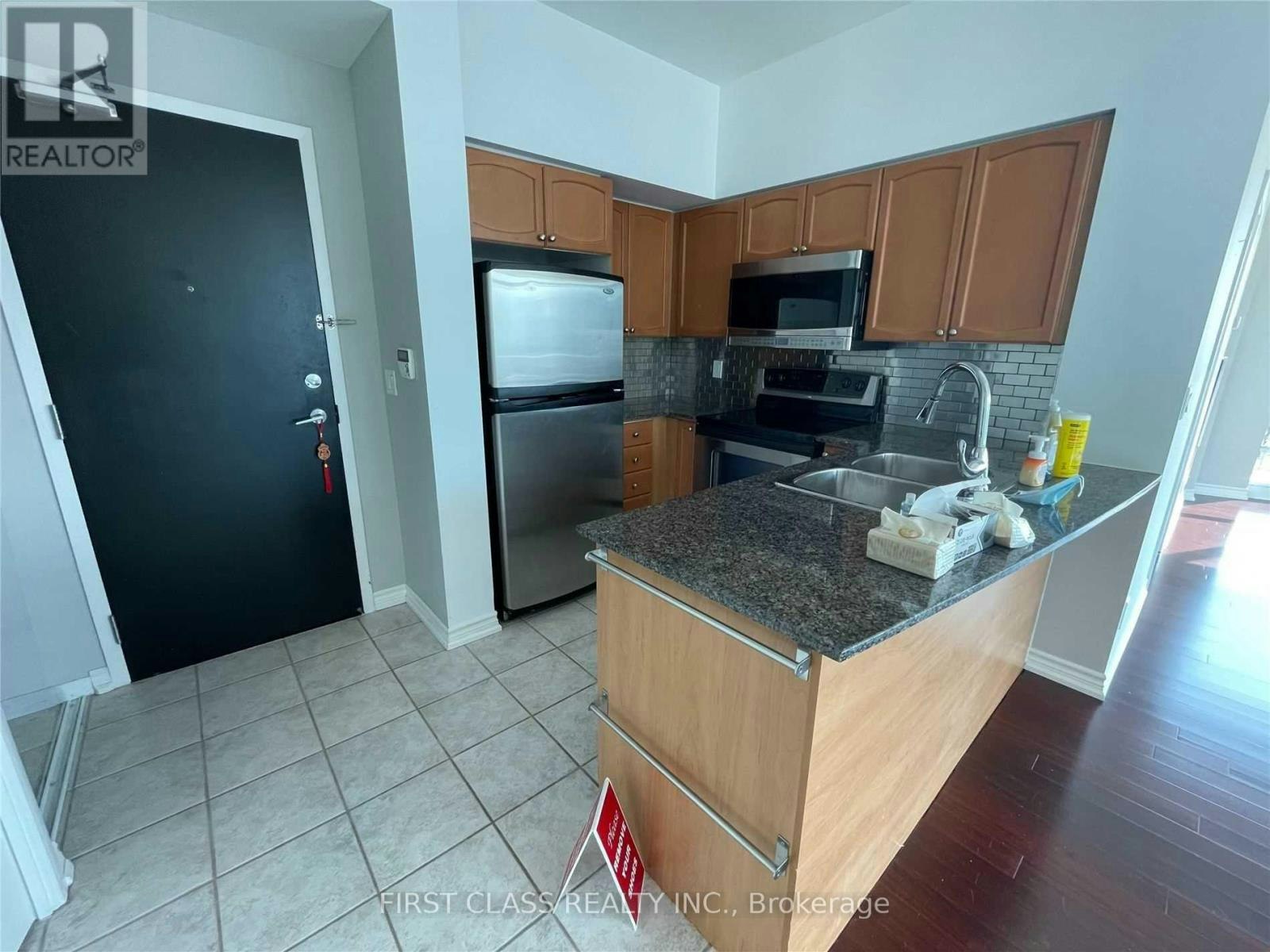 2004-231 Fort York Boulevard, Toronto, ON, M5V 1B2 - 3