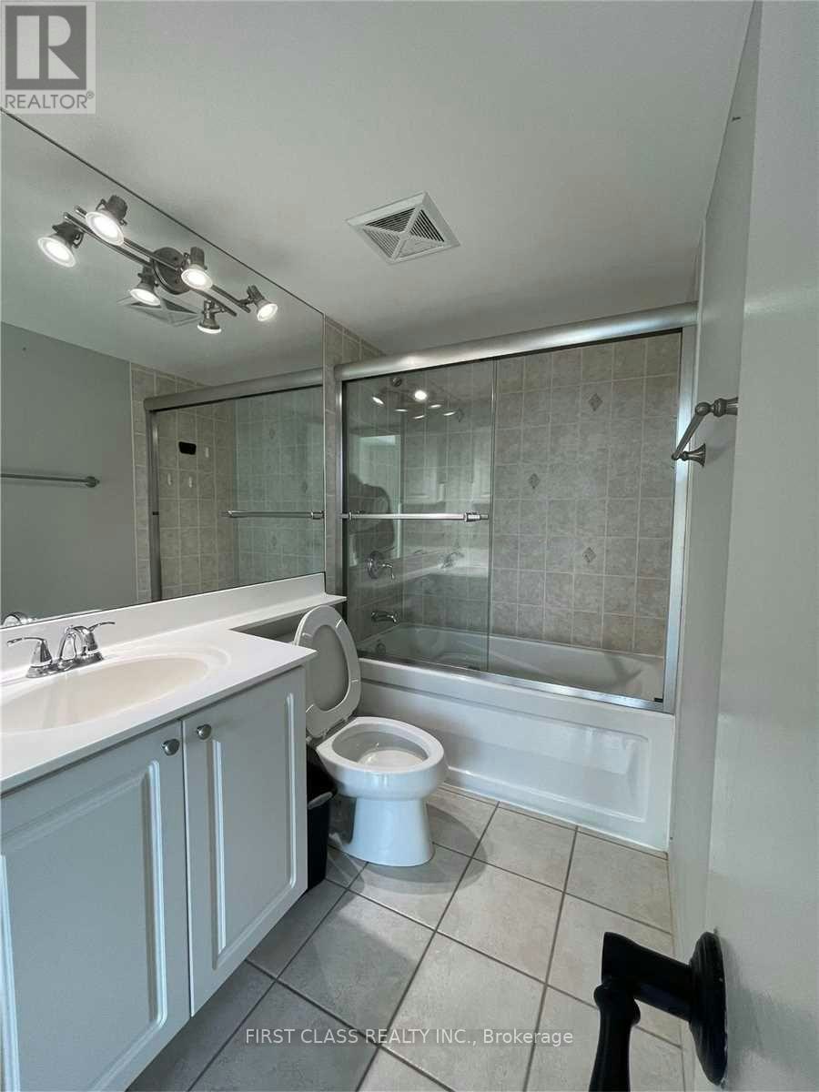 2004-231 Fort York Boulevard, Toronto, ON, M5V 1B2 - 10