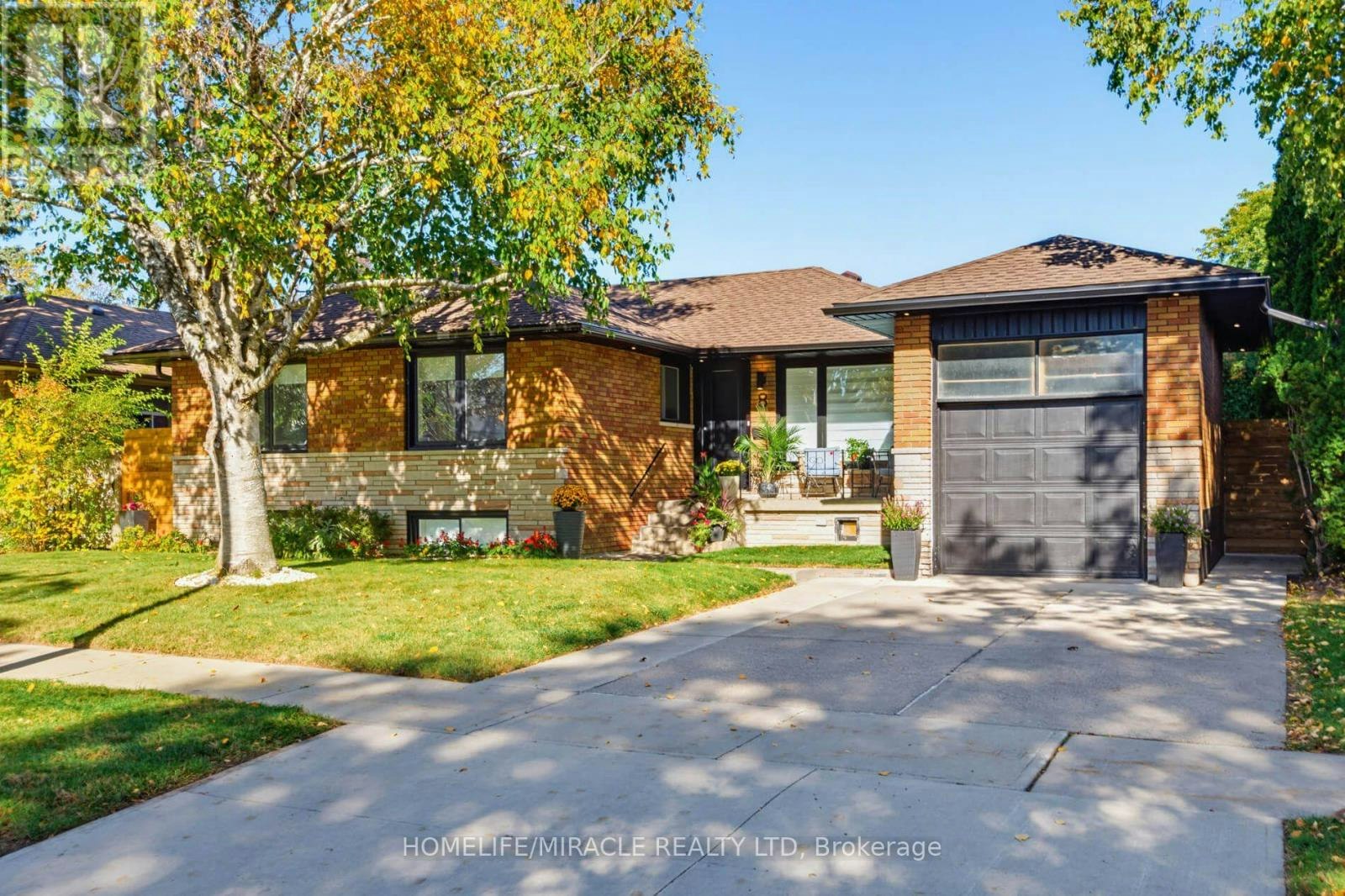 8 Laurelwood Crescent, Toronto, ON, M9P 1L5