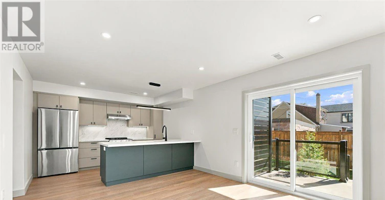 1-113 Hatherley Road, Toronto, ON, M6E 1W4 - 9