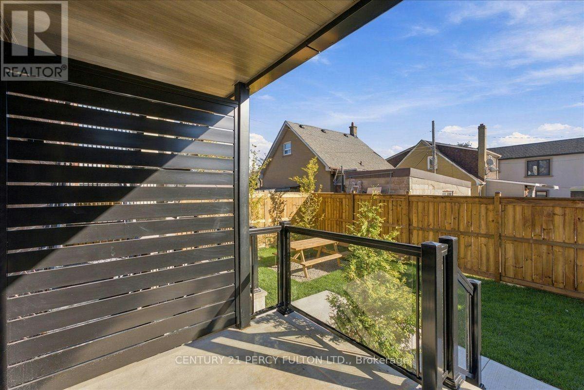 1-113 Hatherley Road, Toronto, ON, M6E 1W4 - 14