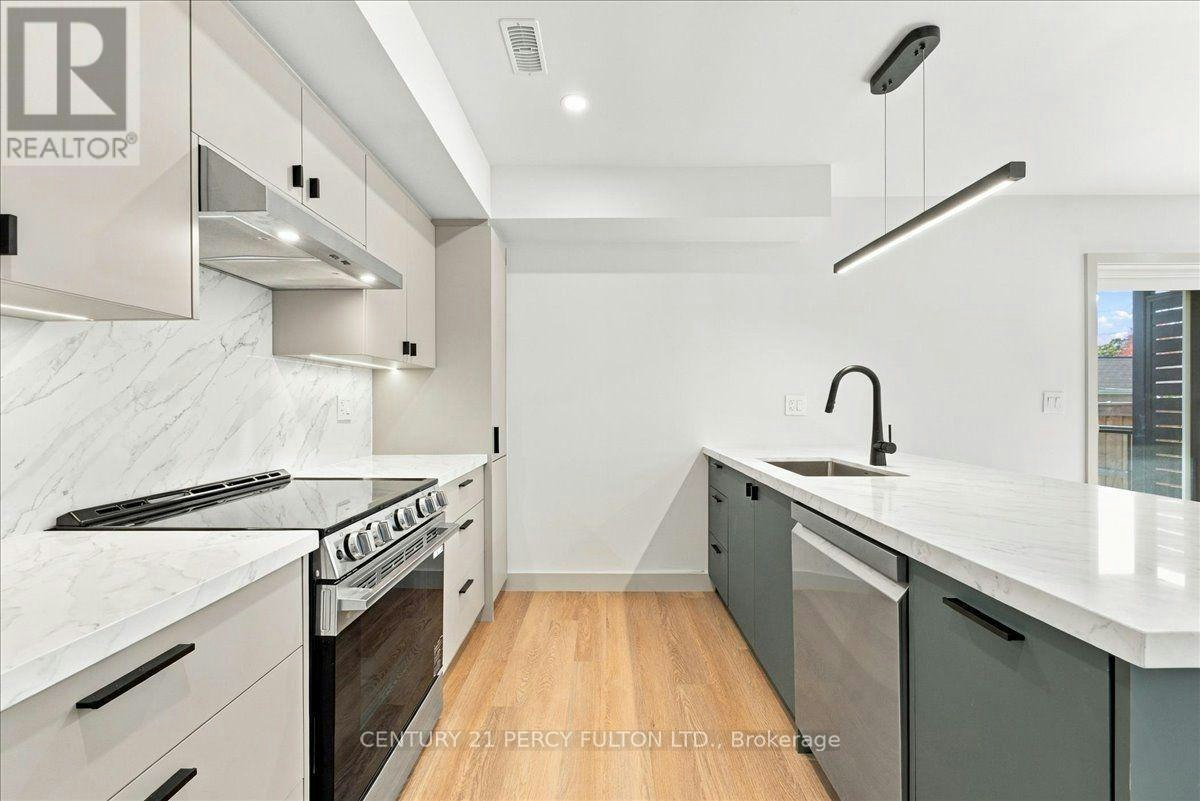 1-113 Hatherley Road, Toronto, ON, M6E 1W4 - 12
