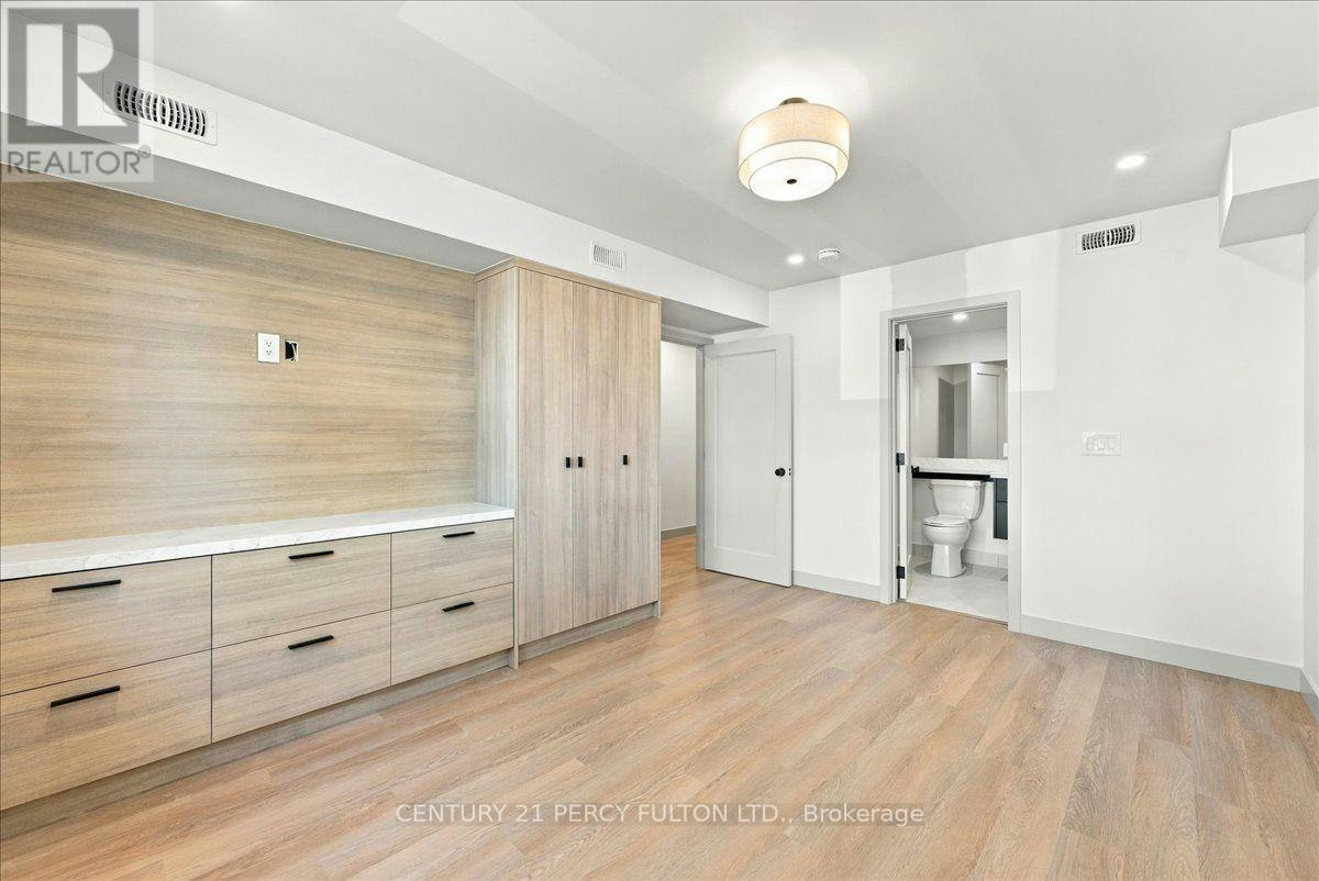 1-113 Hatherley Road, Toronto, ON, M6E 1W4 - 19