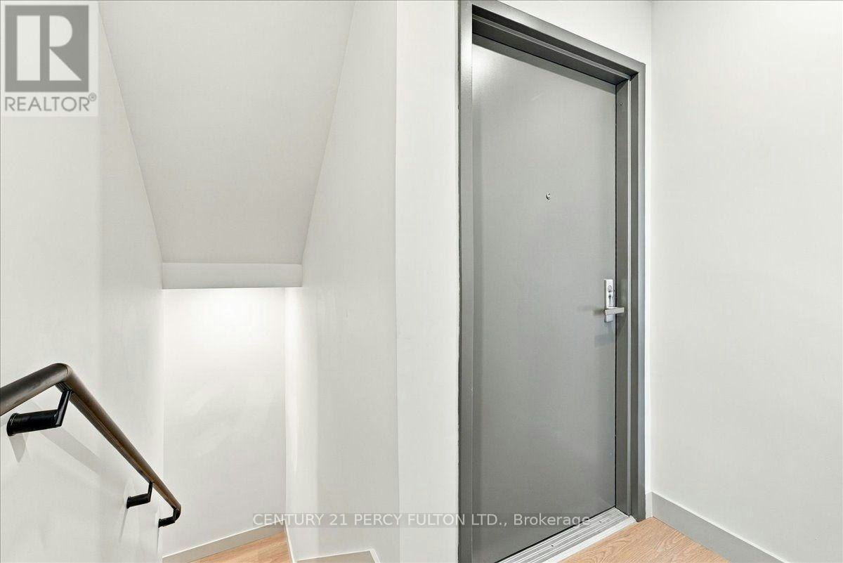 1-113 Hatherley Road, Toronto, ON, M6E 1W4 - 8
