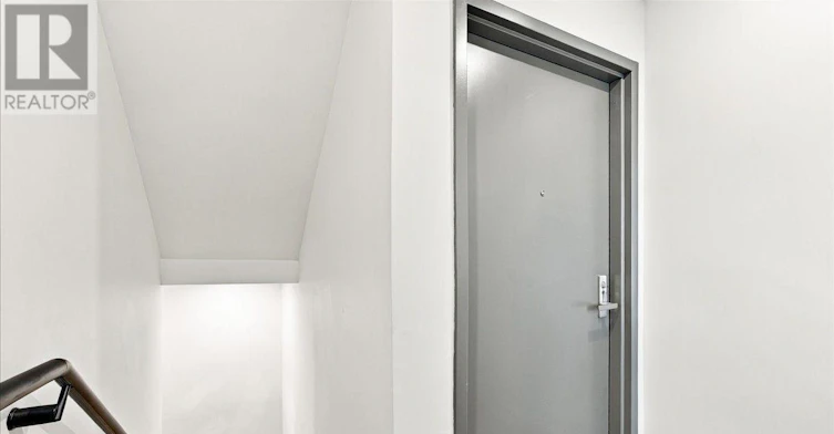 1-113 Hatherley Road, Toronto, ON, M6E 1W4 - 8