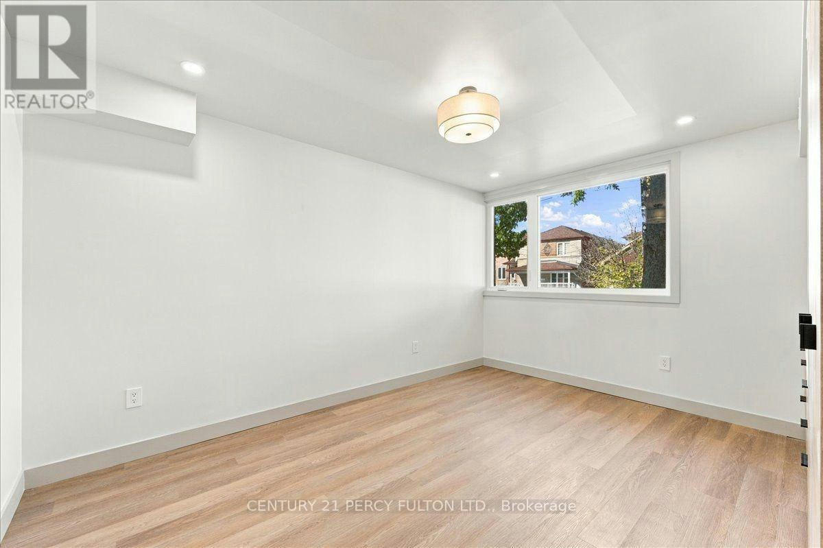 1-113 Hatherley Road, Toronto, ON, M6E 1W4 - 18