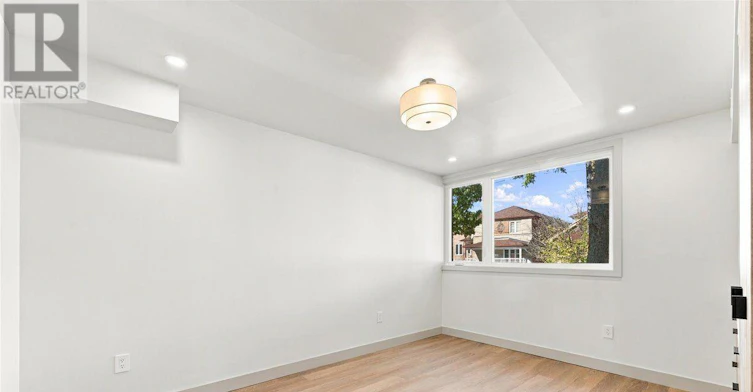 1-113 Hatherley Road, Toronto, ON, M6E 1W4 - 18