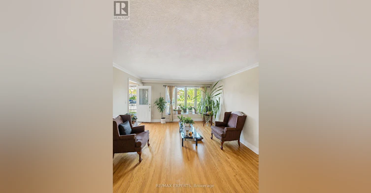 22 Rita Drive, Toronto, ON, M3L 2G6 - 3