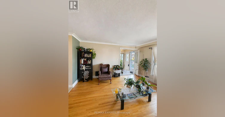 22 Rita Drive, Toronto, ON, M3L 2G6 - 6