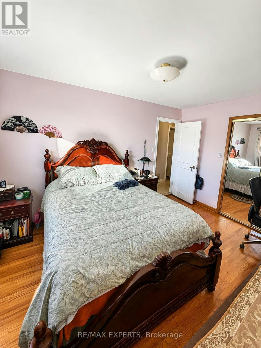 22 Rita Drive, Toronto, ON, M3L 2G6 - 17