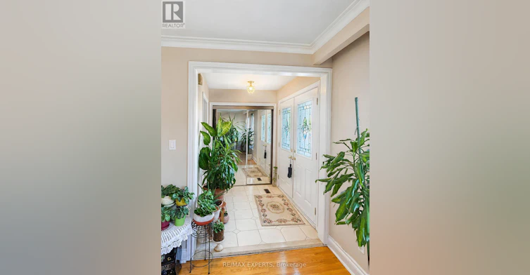 22 Rita Drive, Toronto, ON, M3L 2G6 - 9