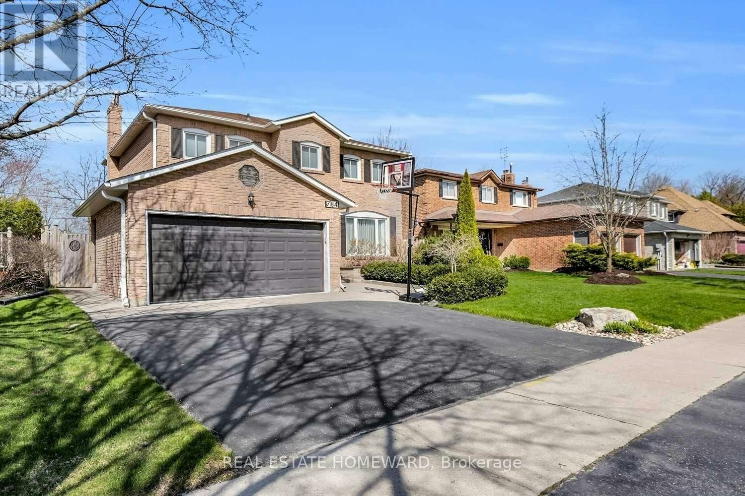 784 Hill Gate, Newmarket, ON, L3Y 6M2 - 2