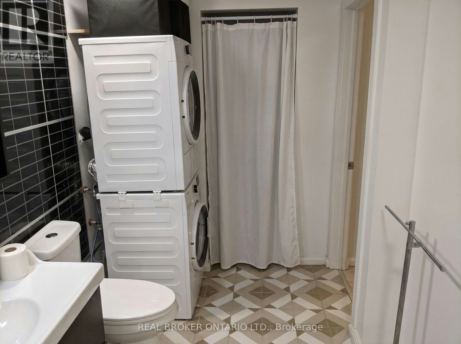 B-924 Watson Street, Ottawa, ON, K2B 6B9 - 4