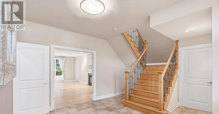 5 Oriole Drive, Ottawa, ON, K1J 7E8 - 4