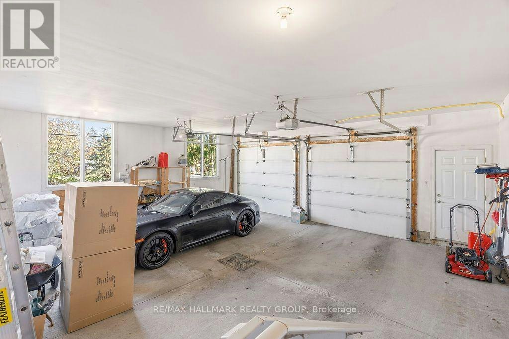 5 Oriole Drive, Ottawa, ON, K1J 7E8 - 6