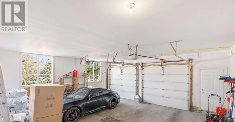 5 Oriole Drive, Ottawa, ON, K1J 7E8 - 6