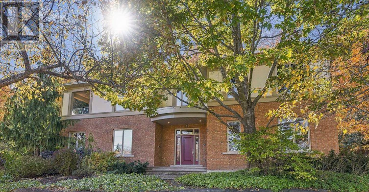 5 Oriole Drive, Ottawa, ON, K1J 7E8 - 2