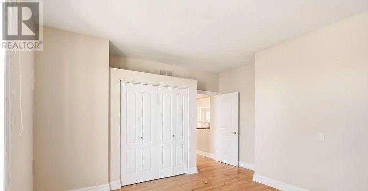 5 Oriole Drive, Ottawa, ON, K1J 7E8 - 42