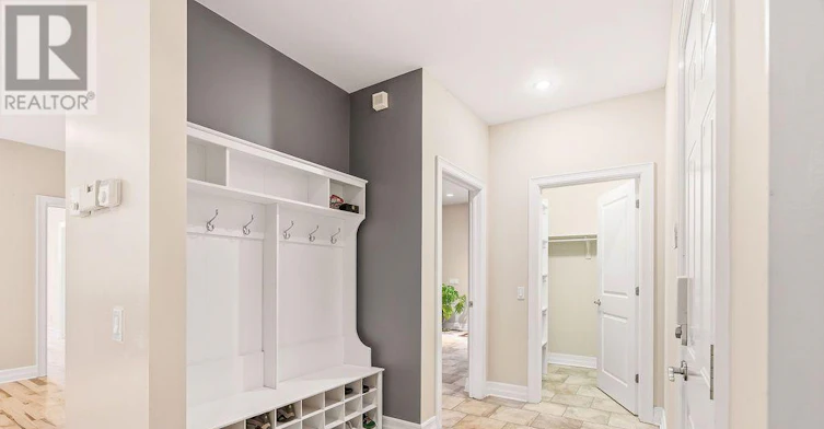 5 Oriole Drive, Ottawa, ON, K1J 7E8 - 5