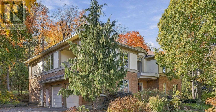 5 Oriole Drive, Ottawa, ON, K1J 7E8