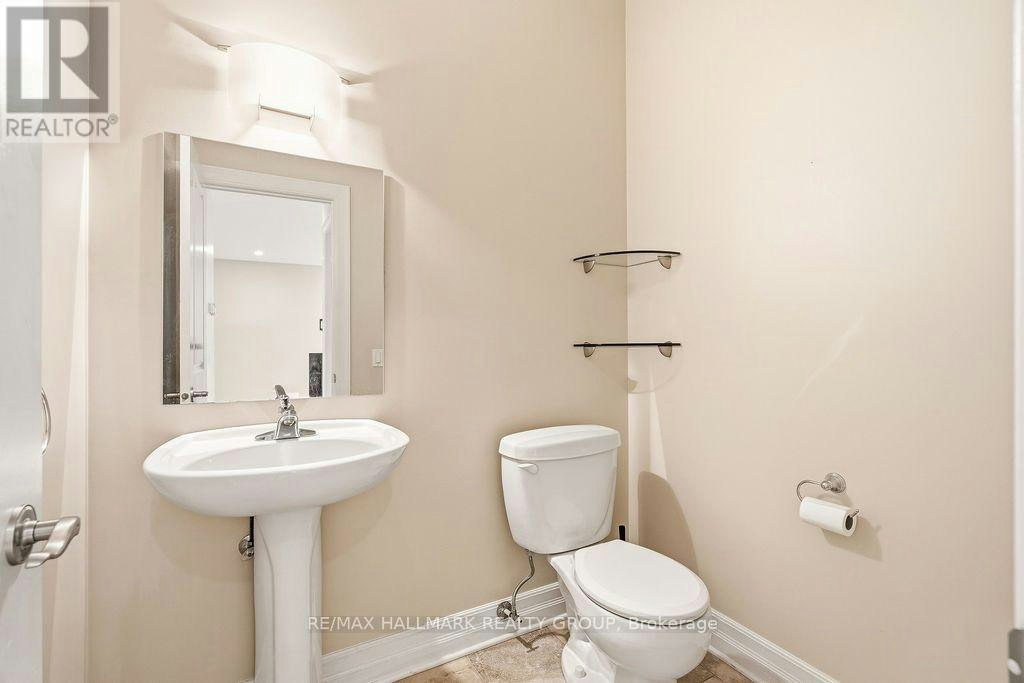 5 Oriole Drive, Ottawa, ON, K1J 7E8 - 10