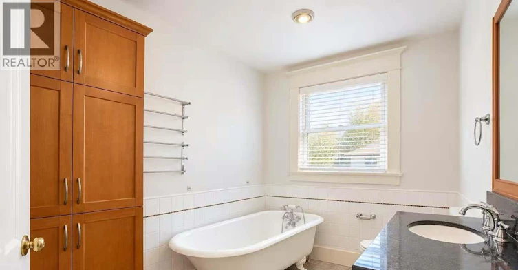 50 E 40 Avenue, Vancouver, BC, V5W 1L4 - 10