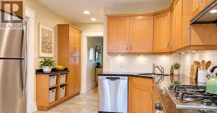 50 E 40 Avenue, Vancouver, BC, V5W 1L4 - 4