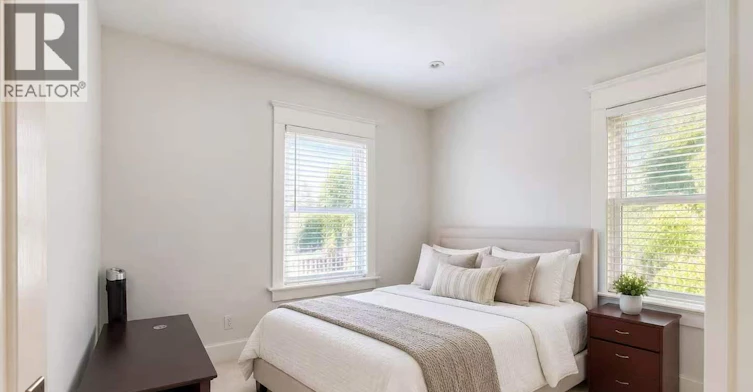 50 E 40 Avenue, Vancouver, BC, V5W 1L4 - 9