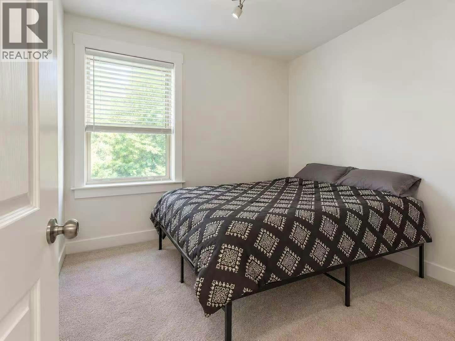 50 E 40 Avenue, Vancouver, BC, V5W 1L4 - 8