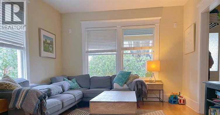 50 E 40 Avenue, Vancouver, BC, V5W 1L4
