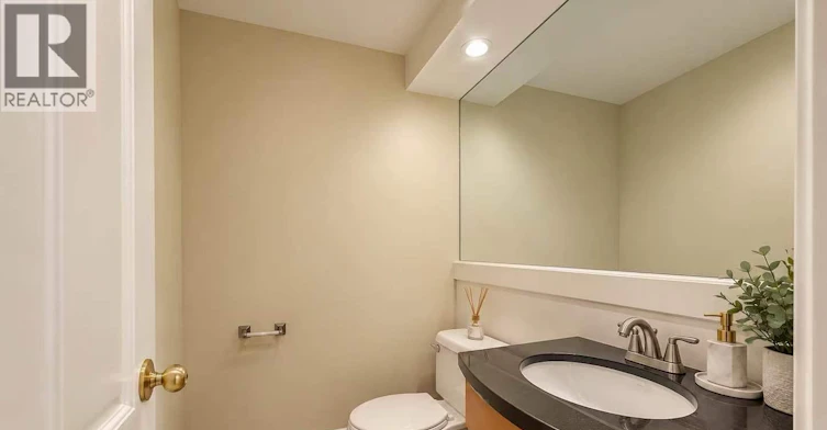 50 E 40 Avenue, Vancouver, BC, V5W 1L4 - 11