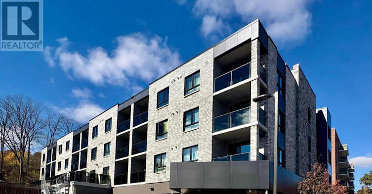 205-30 George Street N, Cambridge, ON, N1S 2M8 - 2