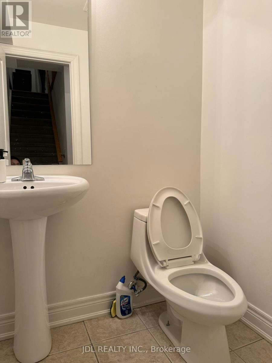 2 Fairhead Mews, Toronto, ON, M4E 3Y4 - 15