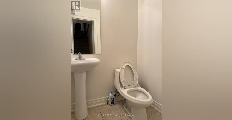 2 Fairhead Mews, Toronto, ON, M4E 3Y4 - 15