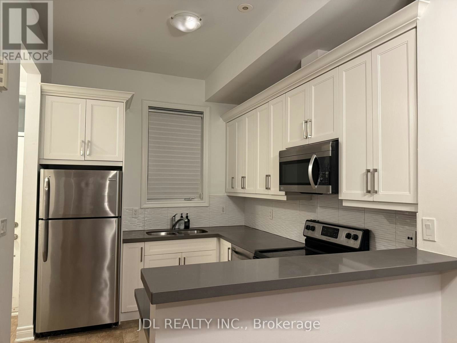 2 Fairhead Mews, Toronto, ON, M4E 3Y4 - 4